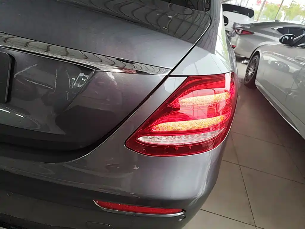 Mercedes-Benz E-Class (Import) — фото 7