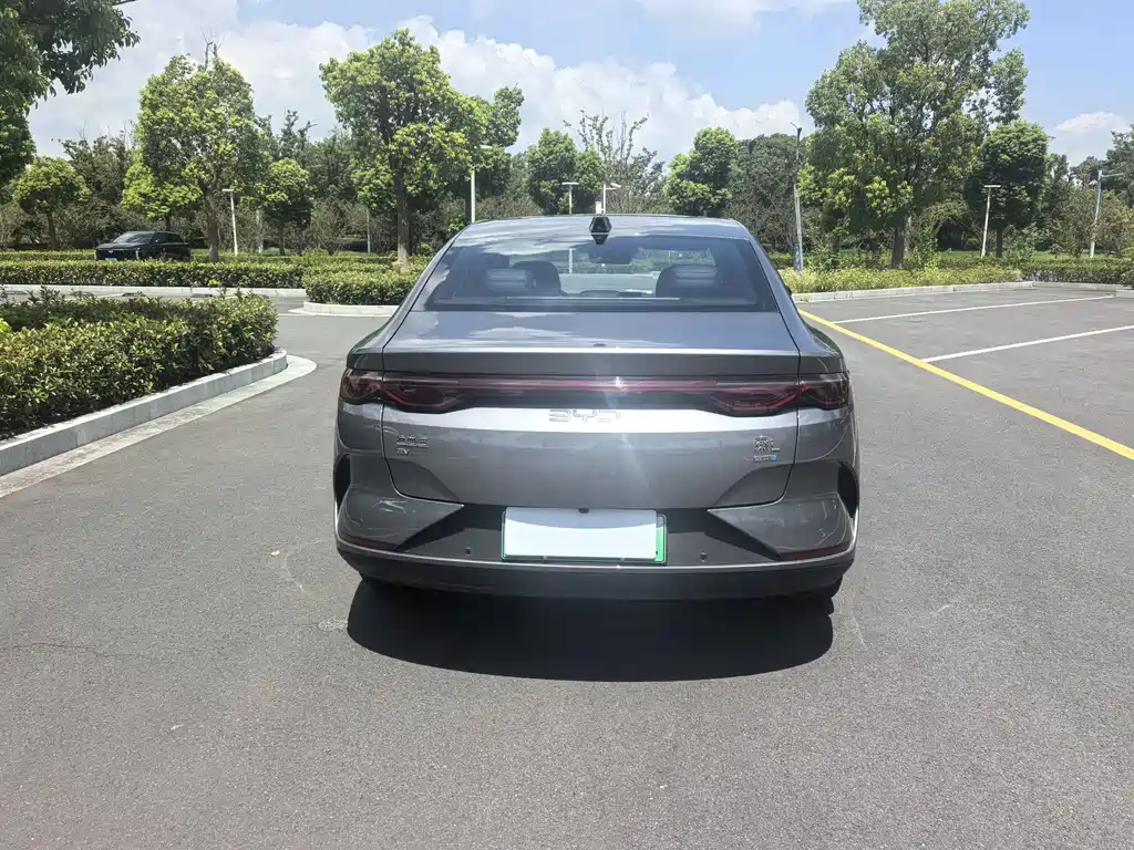 BYD Qin L — фото 6