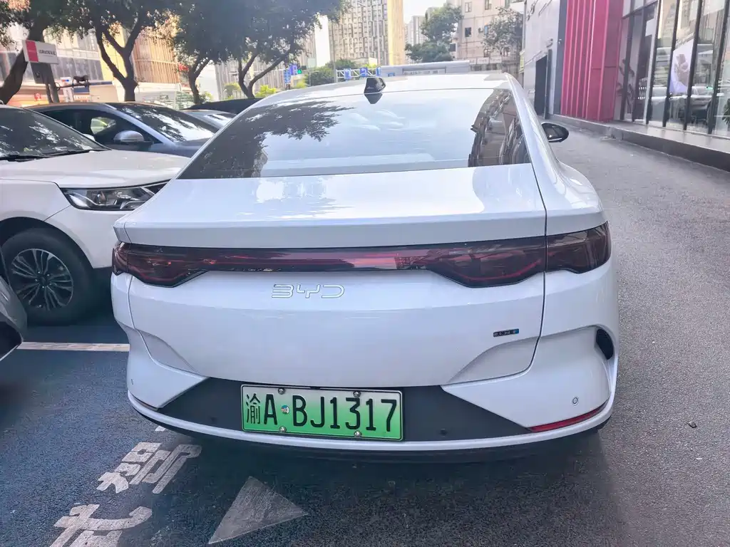 BYD Qin L — фото 9