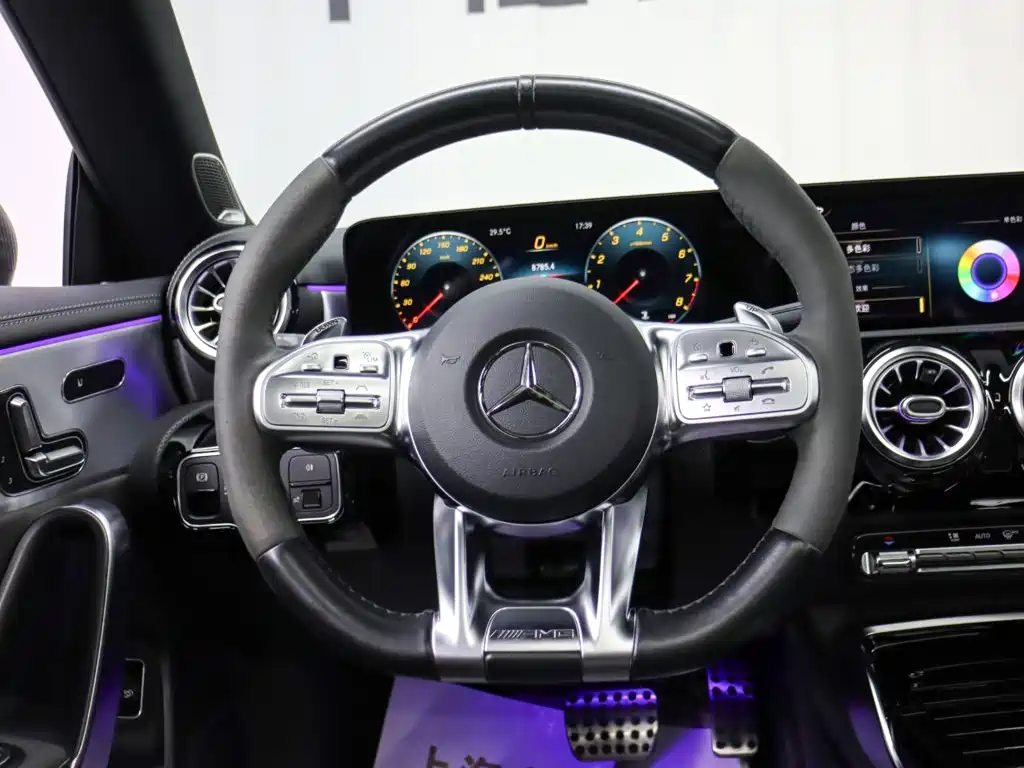 Mercedes-Benz CLA AMG — фото 13