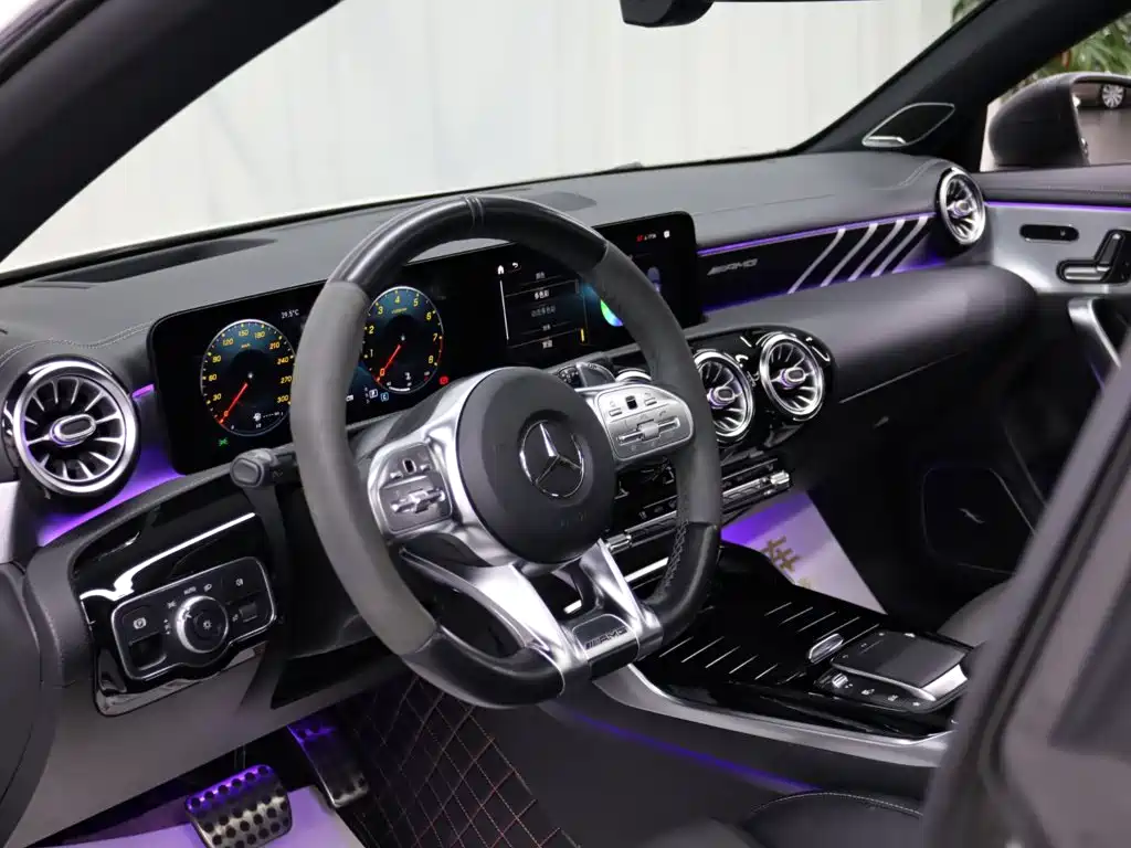 Mercedes-Benz CLA AMG — фото 9