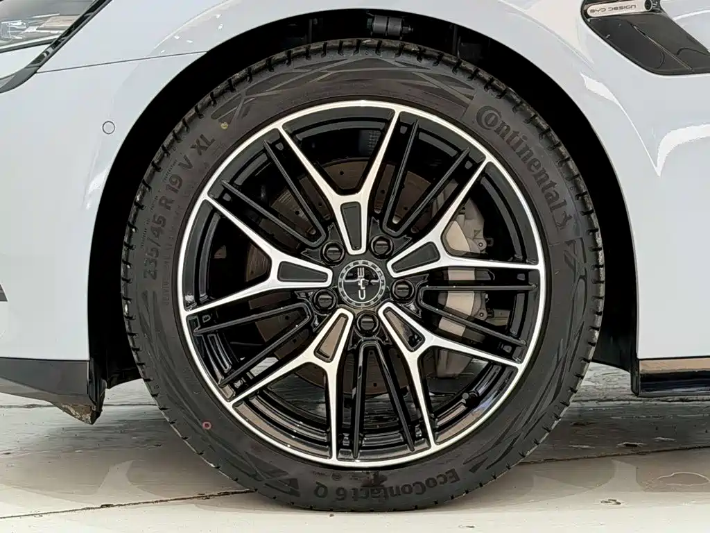 BYD Seal — фото 3