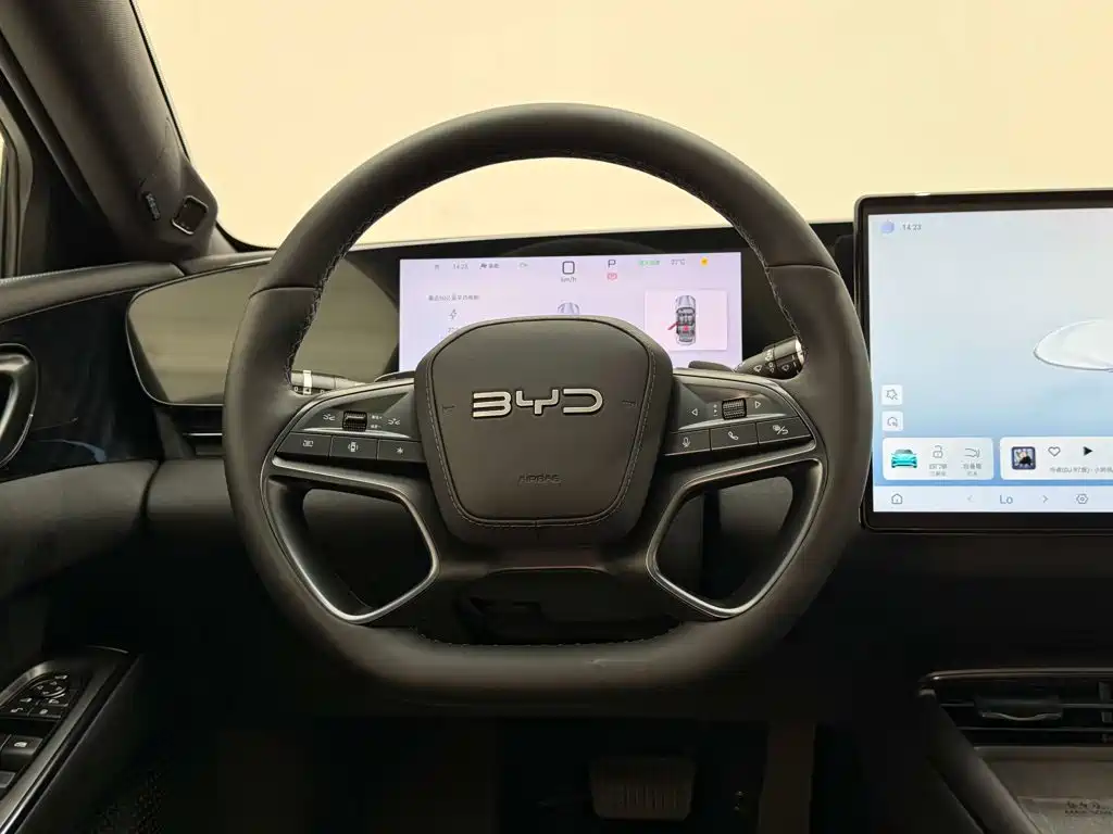 BYD Seal — фото 9