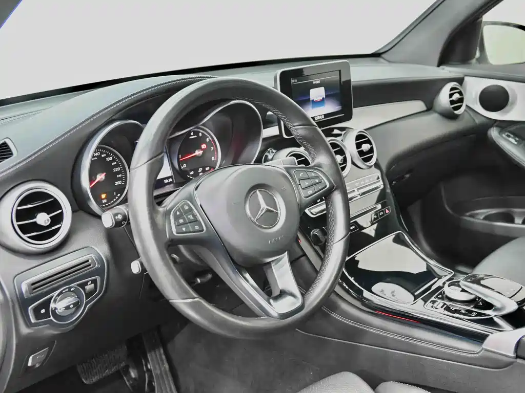 Mercedes-Benz GLC — фото 8