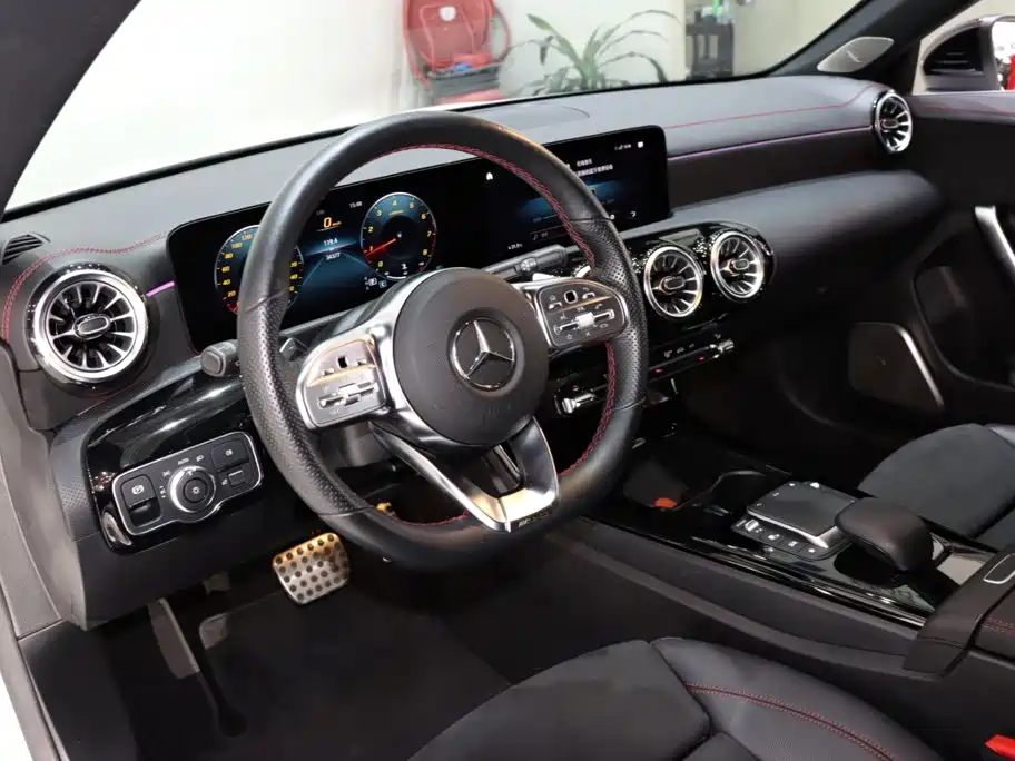 Mercedes-Benz CLA (Import) — фото 10
