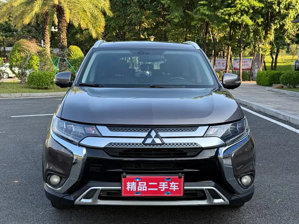 Mitsubishi Outlander — фото 2