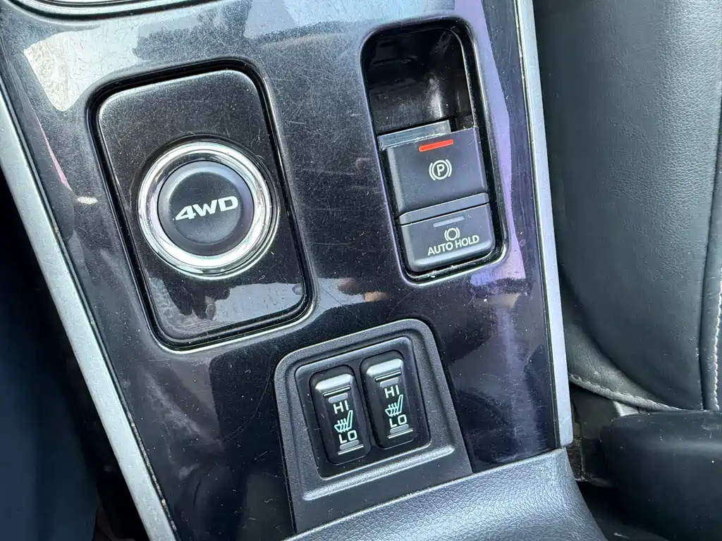 Mitsubishi Outlander — фото 22