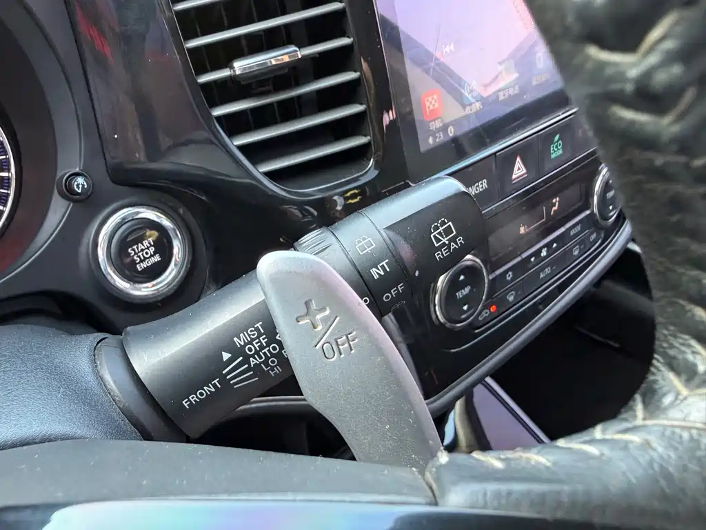 Mitsubishi Outlander — фото 23