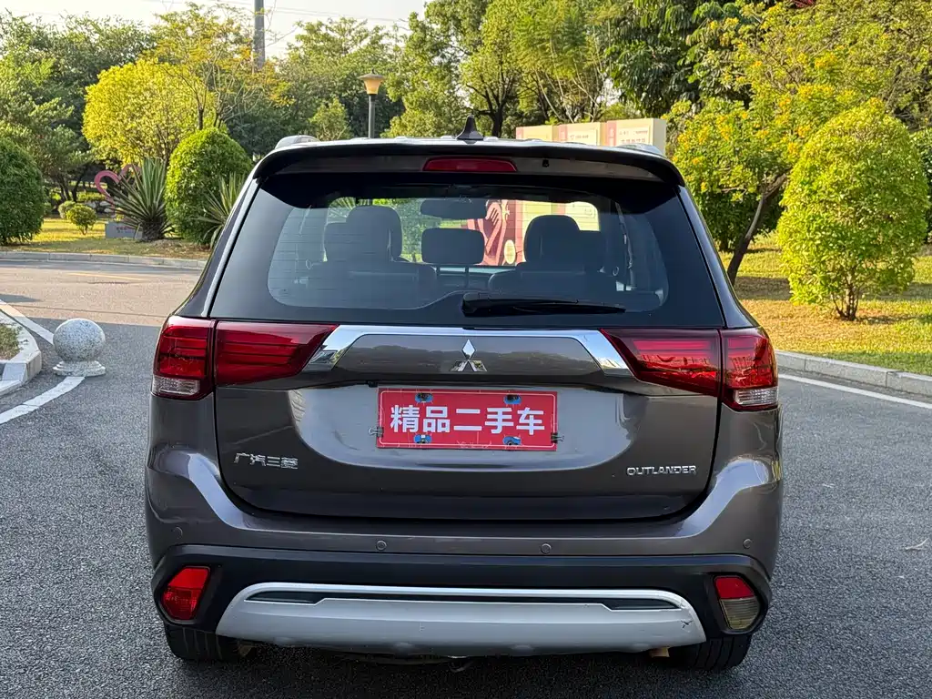 Mitsubishi Outlander — фото 6