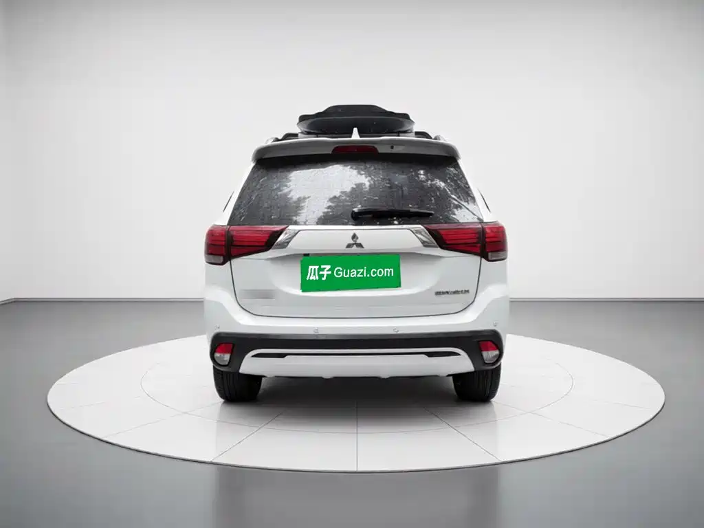 Mitsubishi Outlander — фото 3
