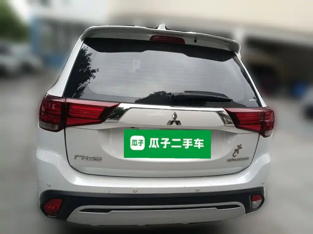 Mitsubishi Outlander — фото 3