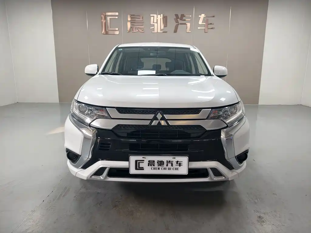 Mitsubishi Outlander — фото 2