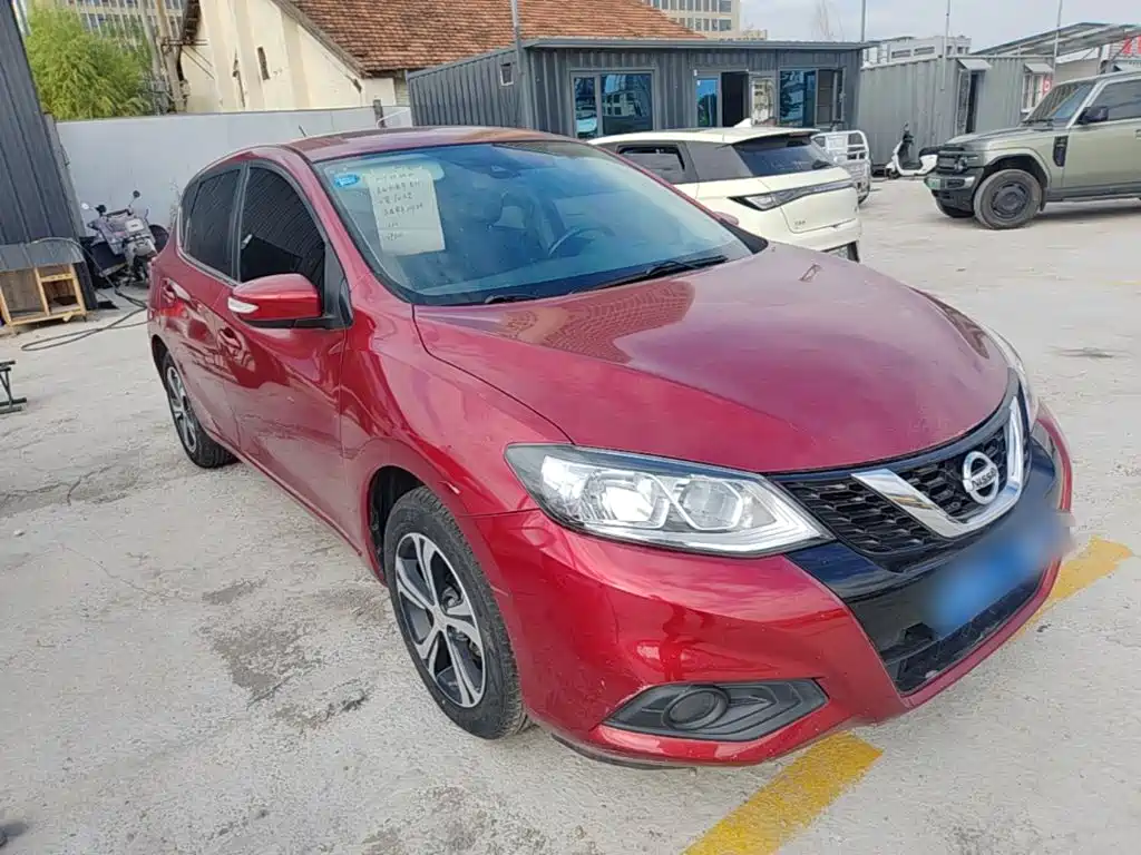 Nissan Tiida — фото 3