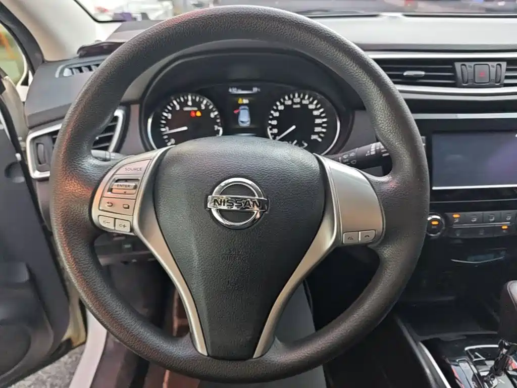Nissan Qashqai — фото 10