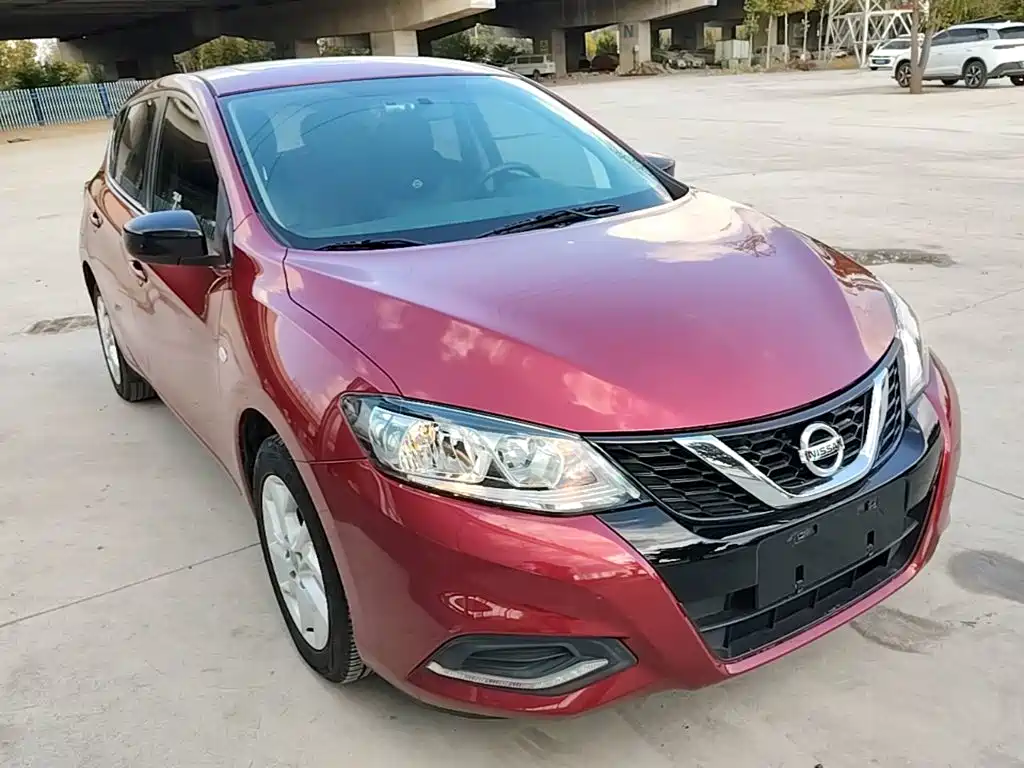 Nissan Tiida — фото 3
