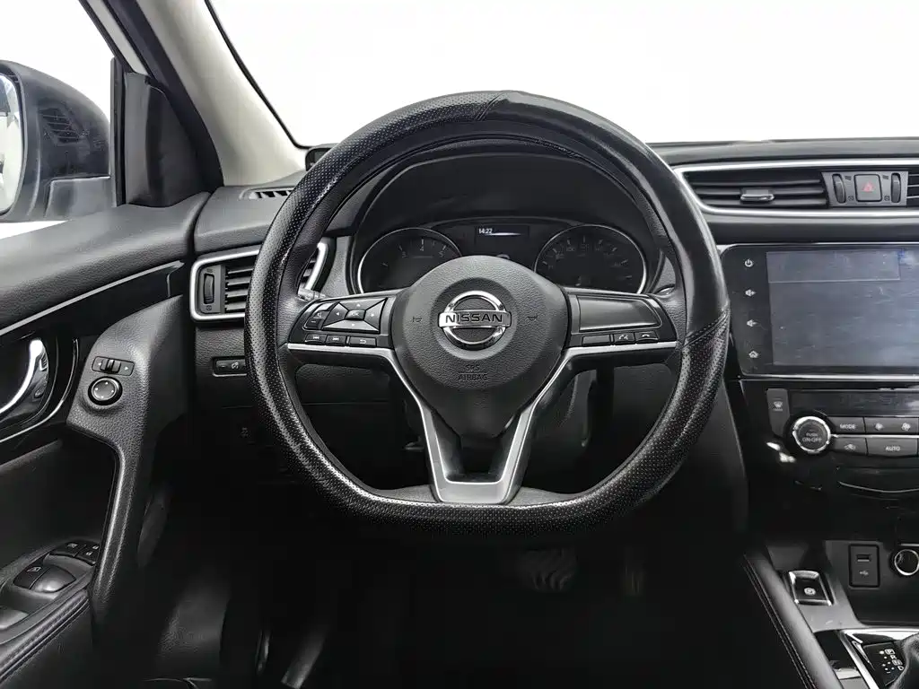 Nissan Qashqai — фото 11