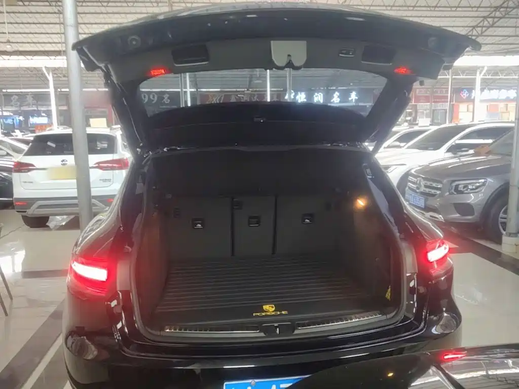 Porsche Macan — фото 18