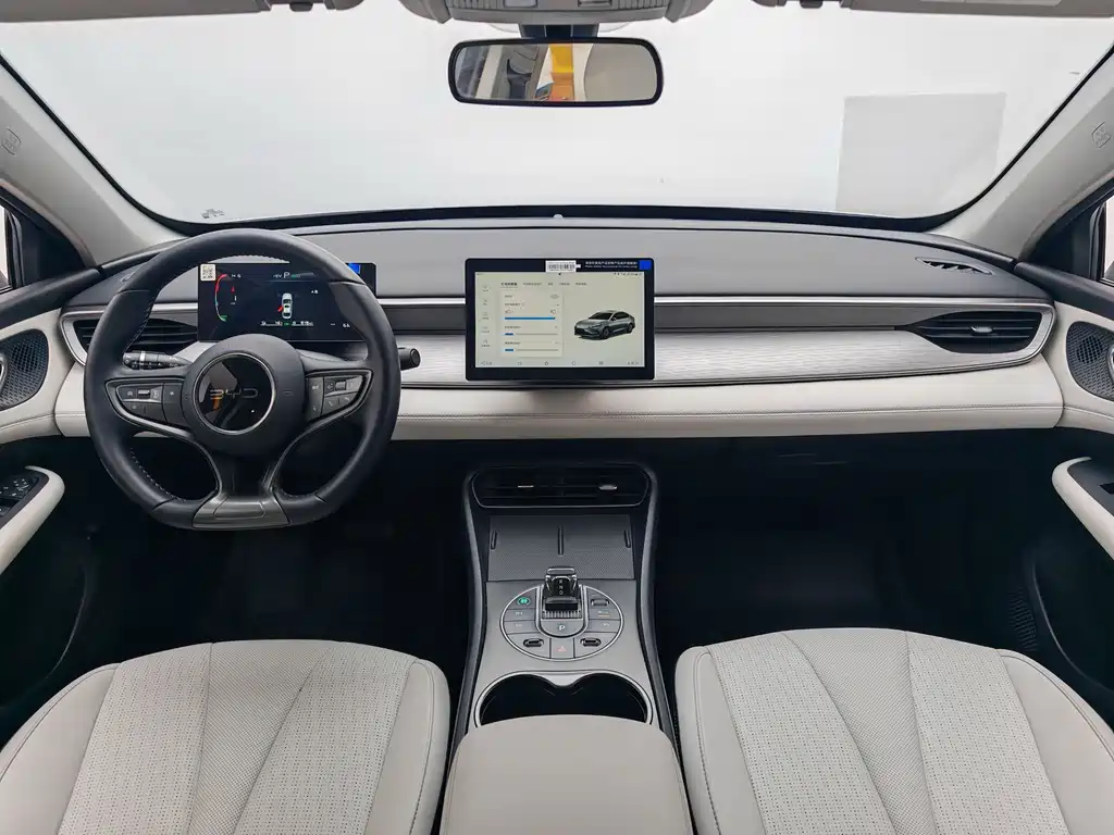BYD Seal 05 DM-i — фото 15