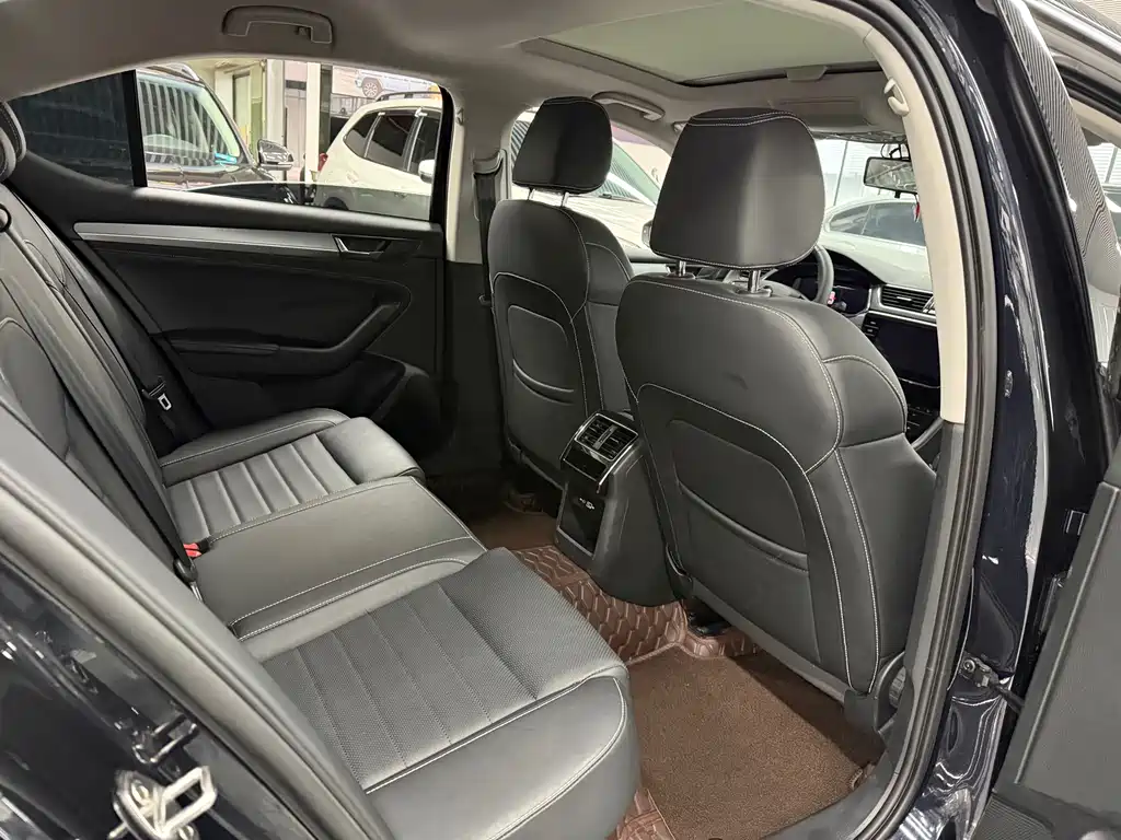 Skoda Superb — фото 3