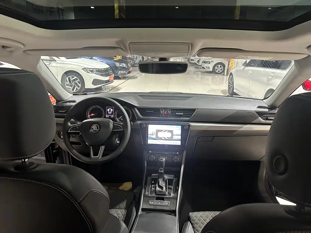 Skoda Superb — фото 3