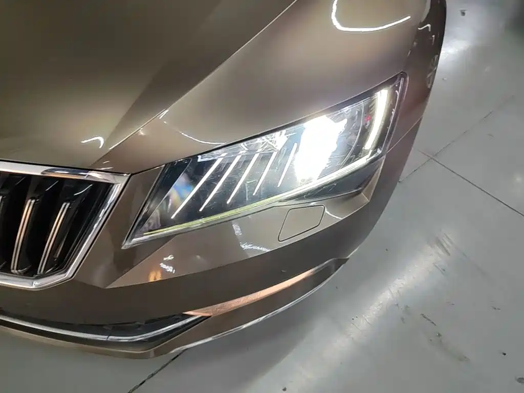 Skoda Superb — фото 23