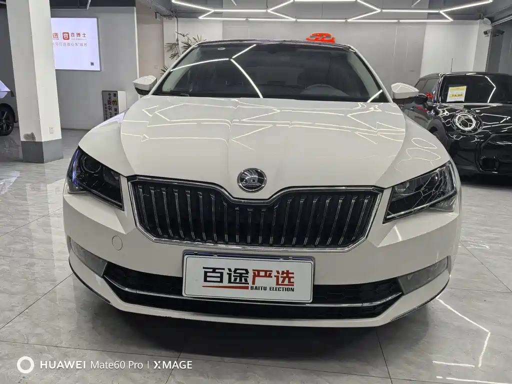 Skoda Superb — фото 2