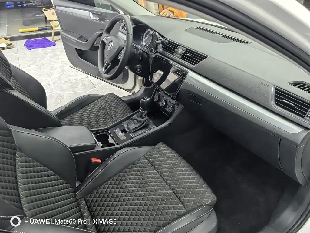 Skoda Superb — фото 9