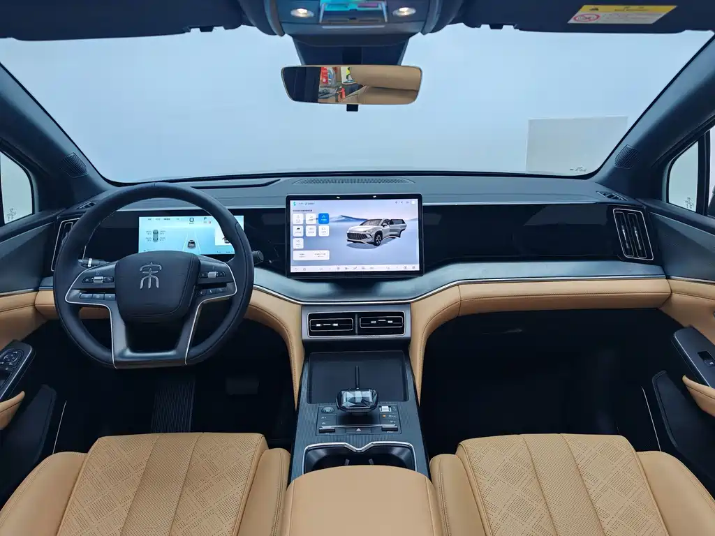 BYD L DM-i — фото 15