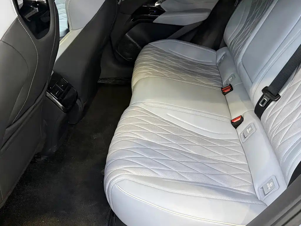 BYD Seal — фото 13