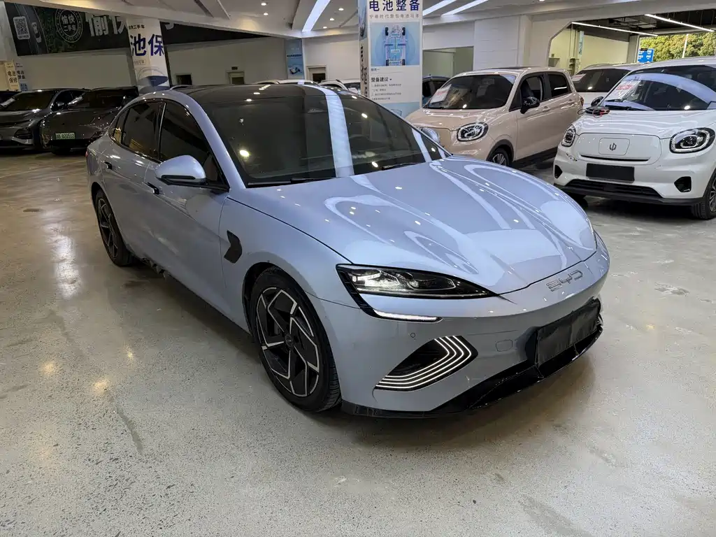 BYD Seal — фото 3