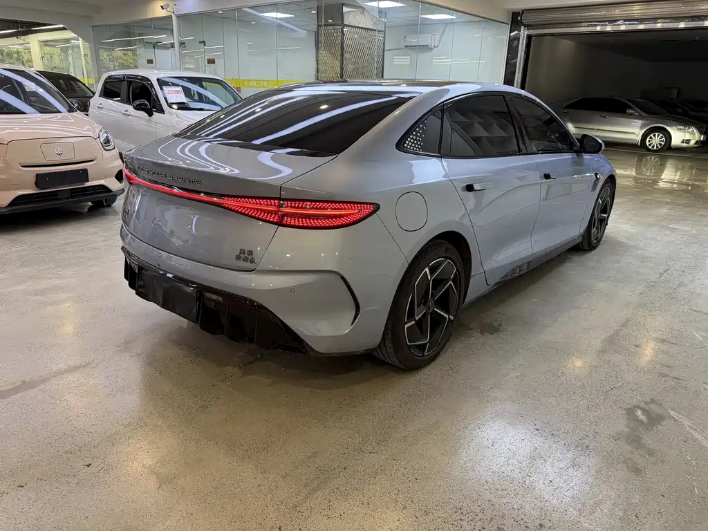 BYD Seal — фото 4