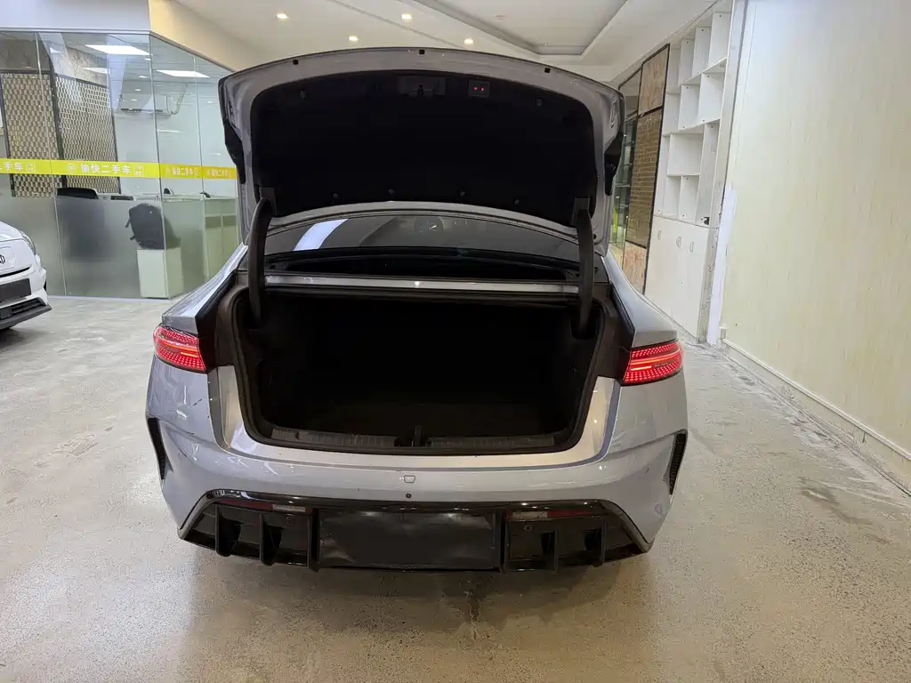 BYD Seal — фото 7