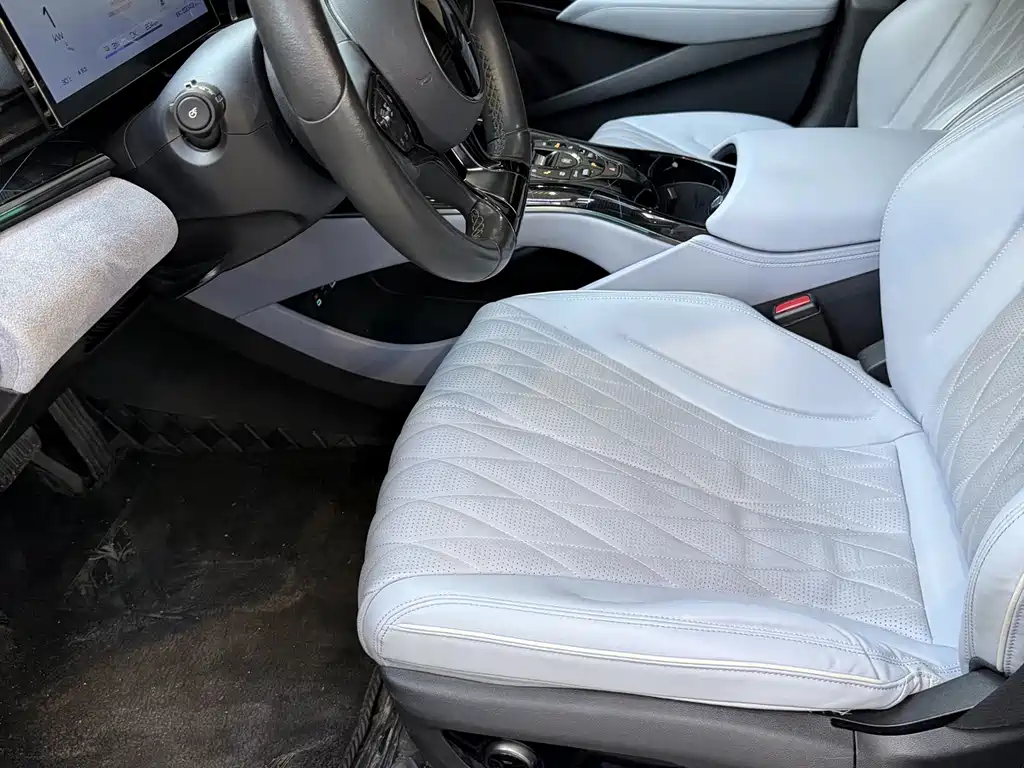 BYD Seal — фото 10