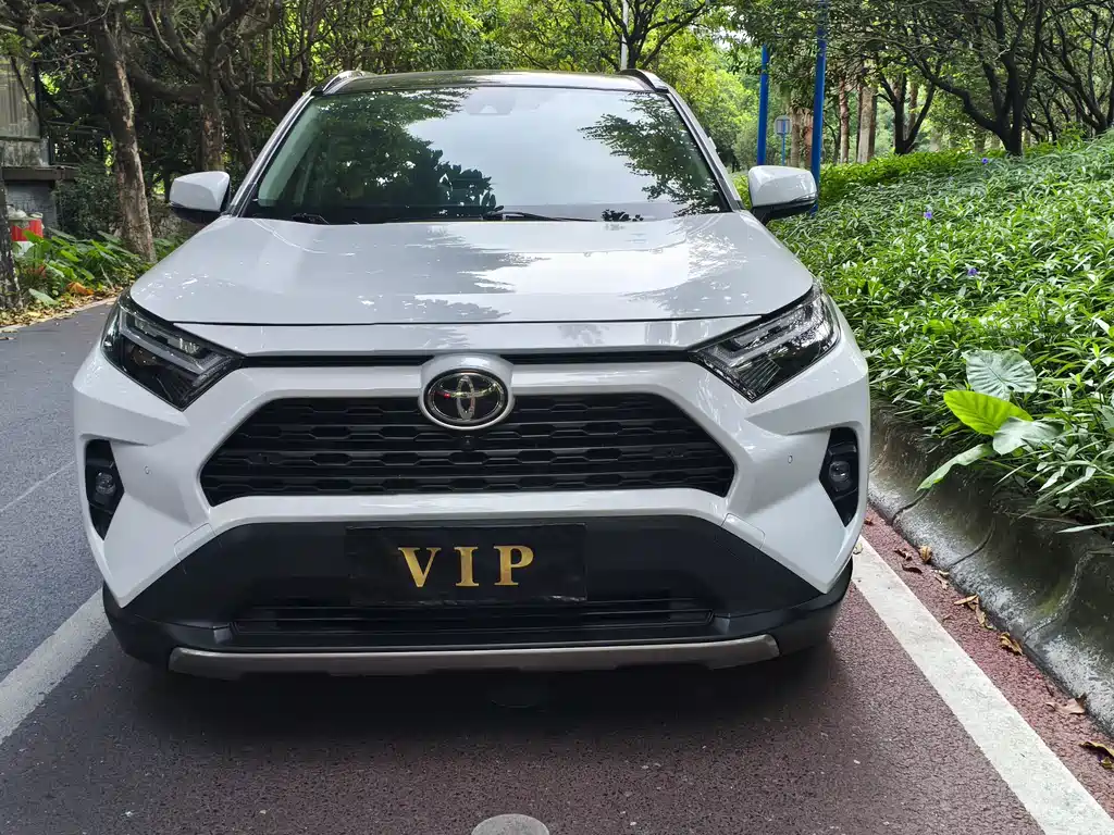 Toyota RAV4 — фото 2