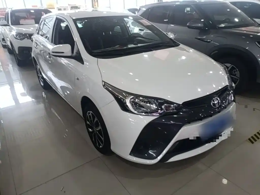 Toyota Yaris L — фото 3