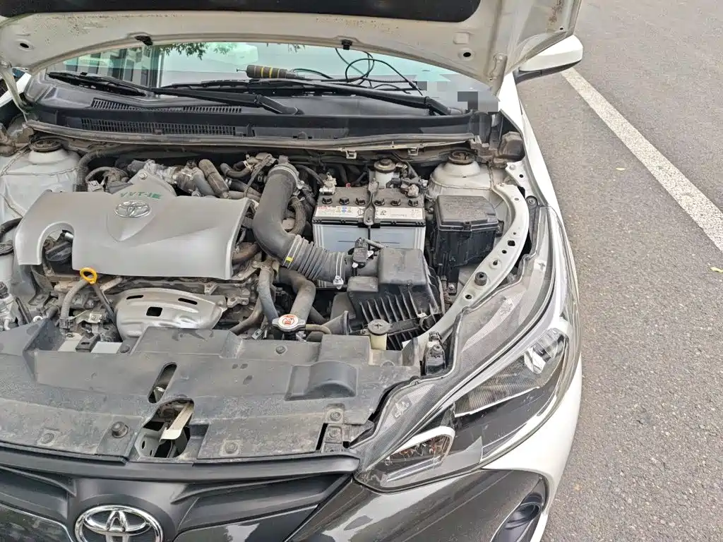 Toyota Yaris L — фото 21