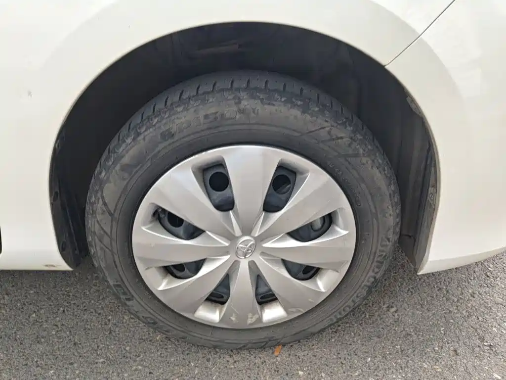 Toyota Yaris L — фото 24