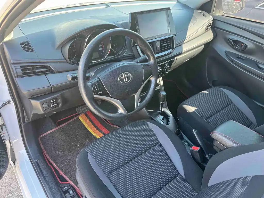 Toyota Vios — фото 2