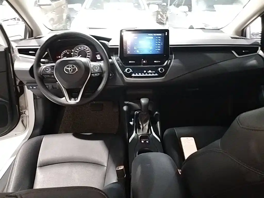 Toyota Corolla — фото 9