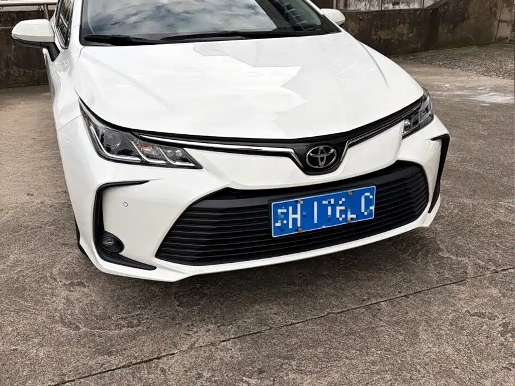 Toyota Corolla — фото 3