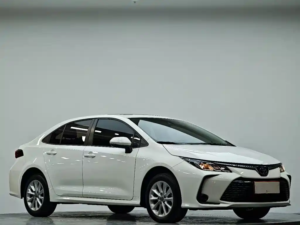 Toyota Corolla — фото 3