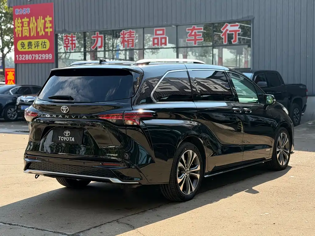 Toyota Granvia — фото 6