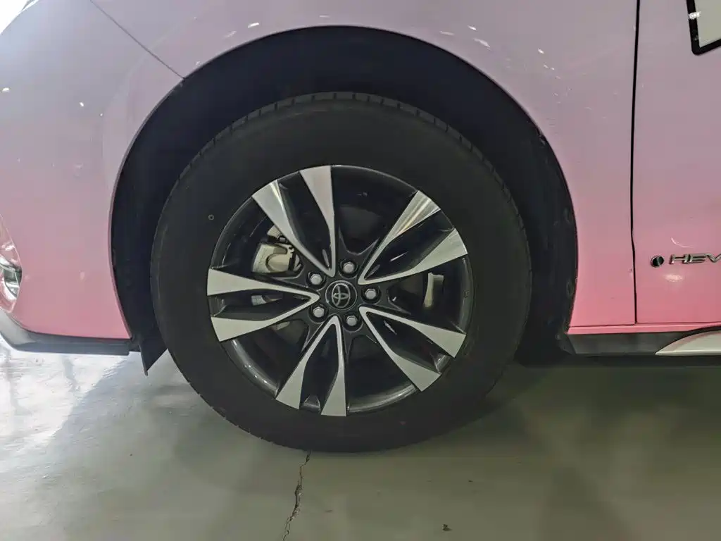 Toyota Granvia — фото 10