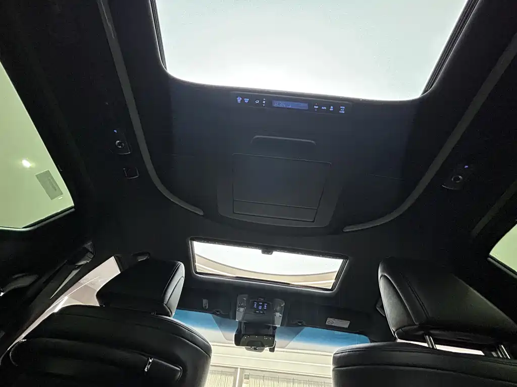 Toyota Vellfire — фото 19