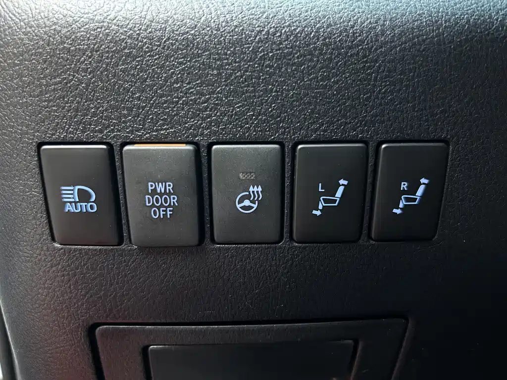 Toyota Vellfire — фото 22