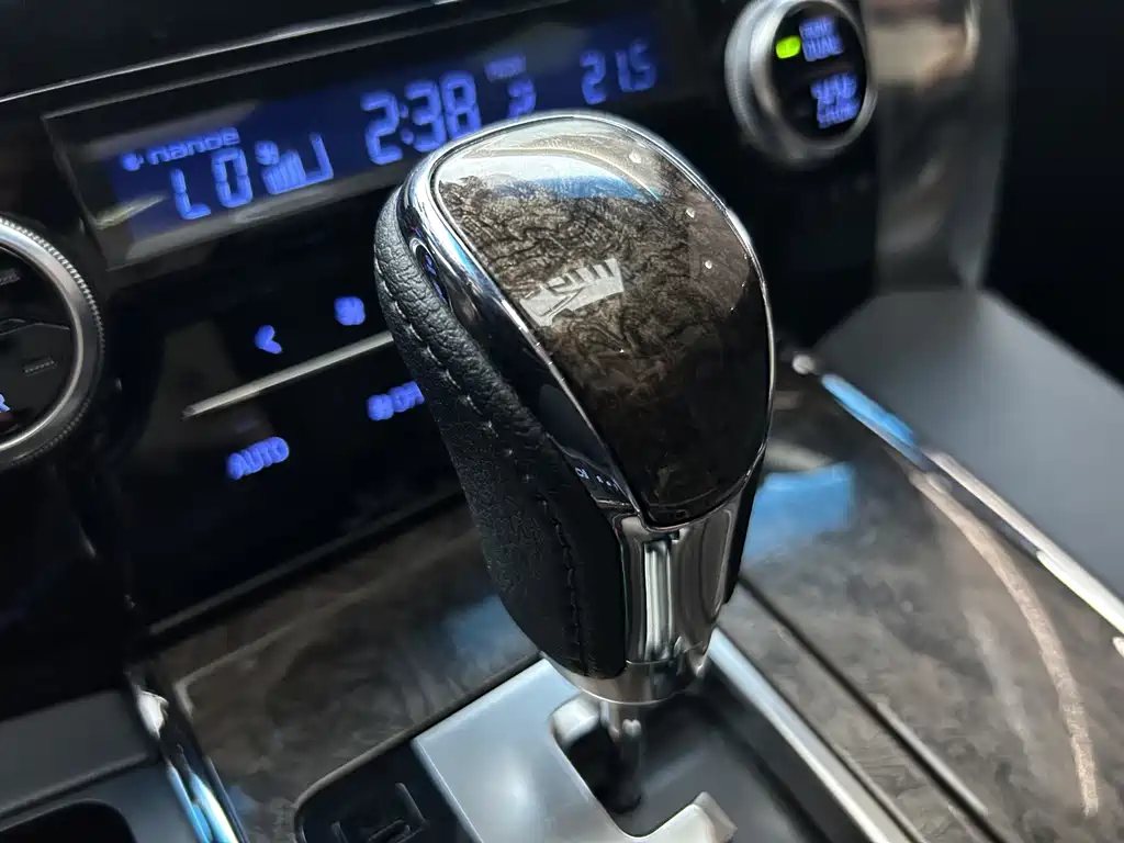 Toyota Vellfire — фото 29