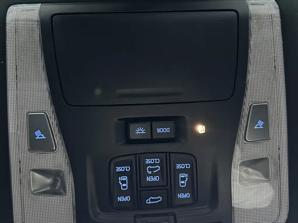 Toyota Vellfire — фото 33