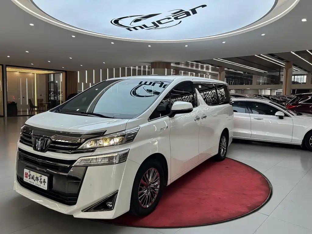 Toyota Vellfire — фото 1