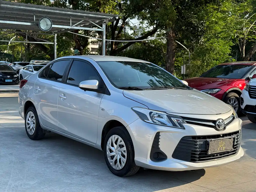 Toyota Vios — фото 3