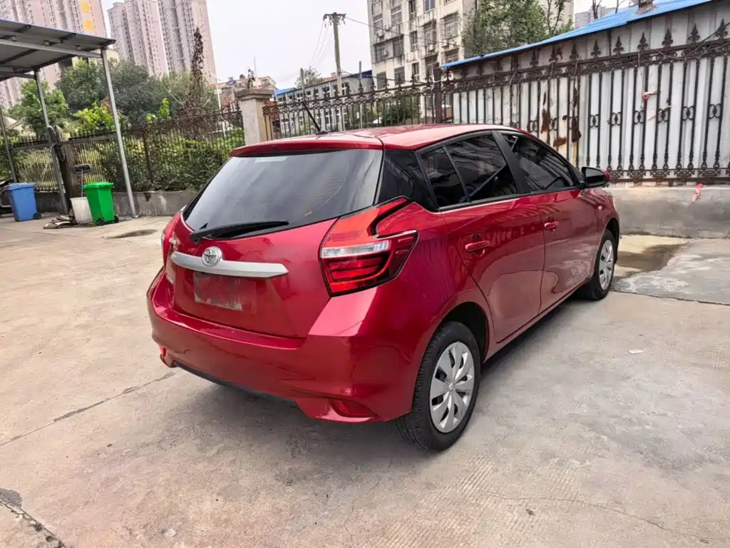 Toyota Yaris L — фото 6